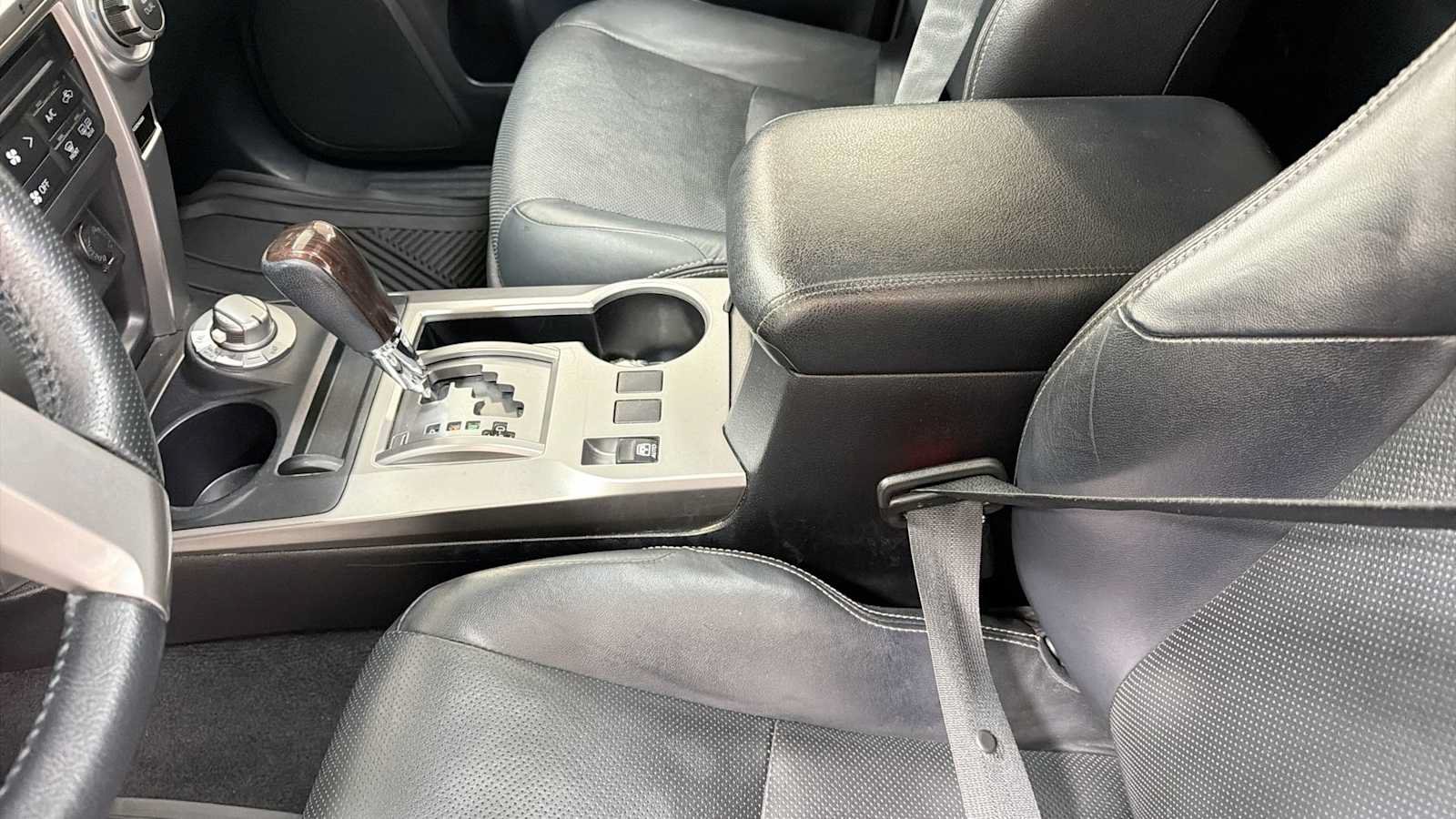 Used 2015 Toyota 4Runner Limited AWD/4WD image 23