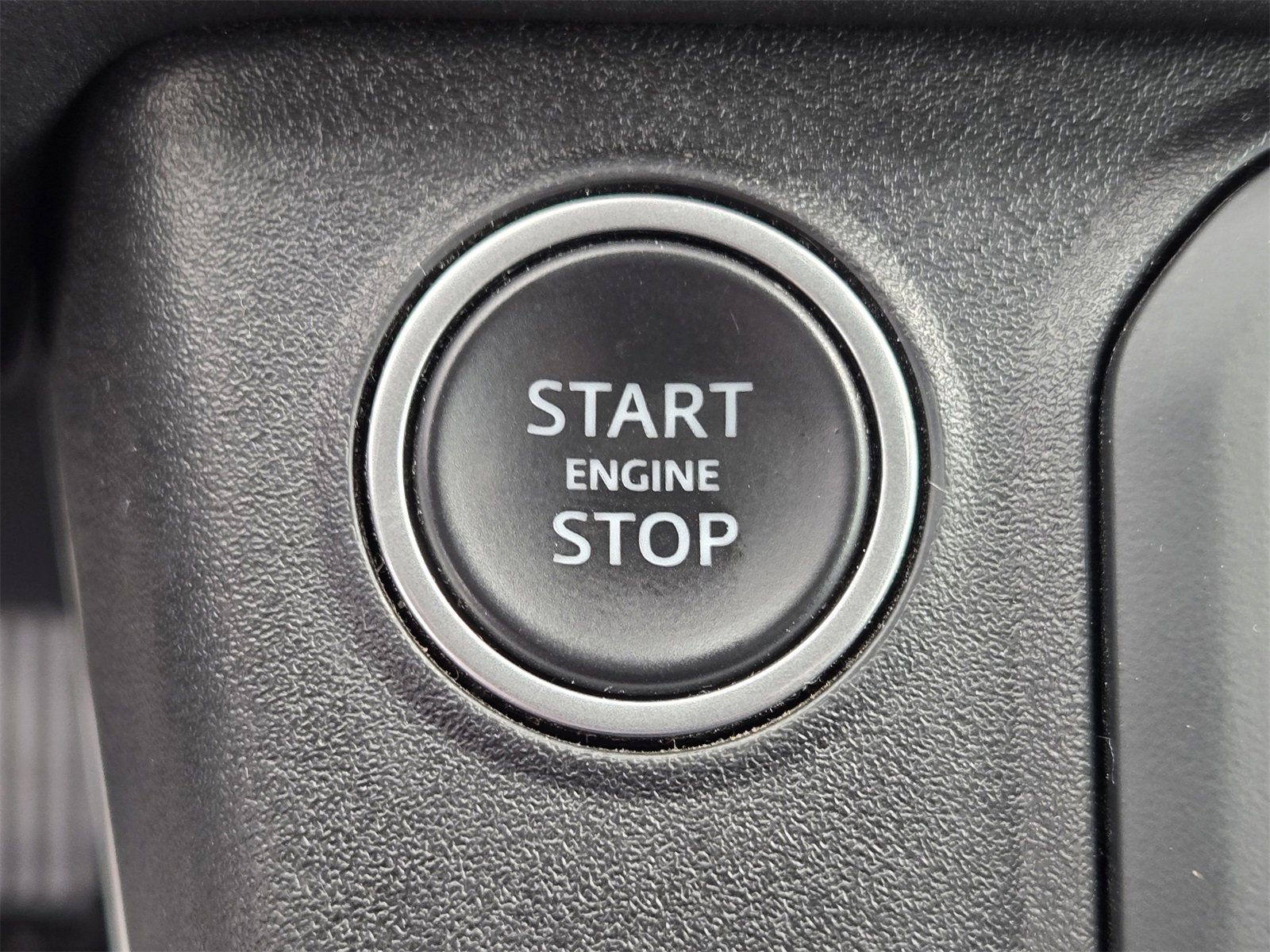 Used 2021 Land Rover Defender 90 First Edition image 18