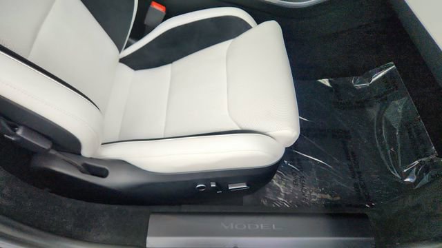 Used 2025 Tesla Model S Plaid image 22