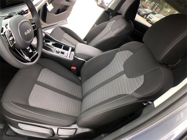 New 2025 Kia Sorento LX image 11