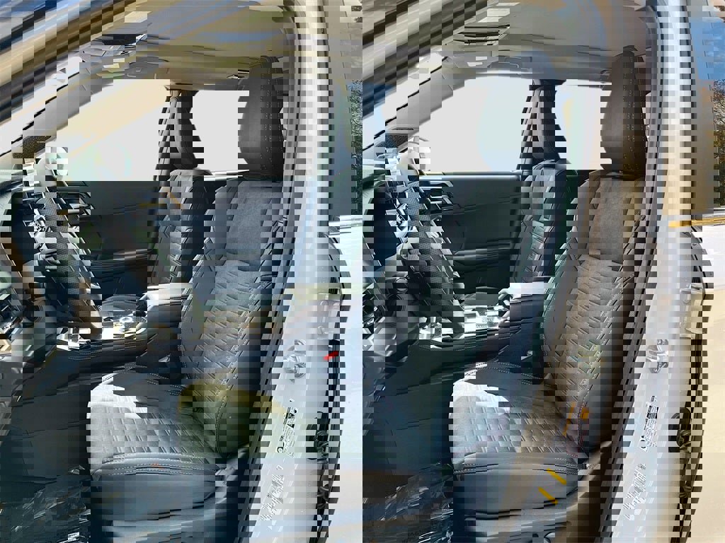 New 2025 Mitsubishi Outlander SE image 21