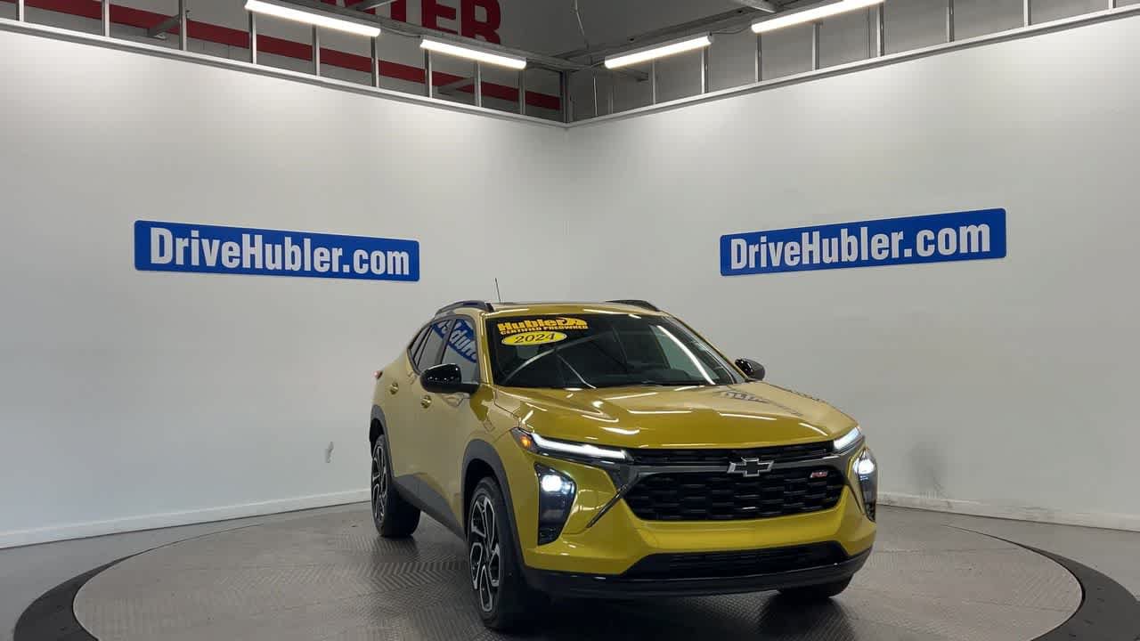 Used 2024 Chevrolet Trax RS w/ Sunroof Package FWD image 5