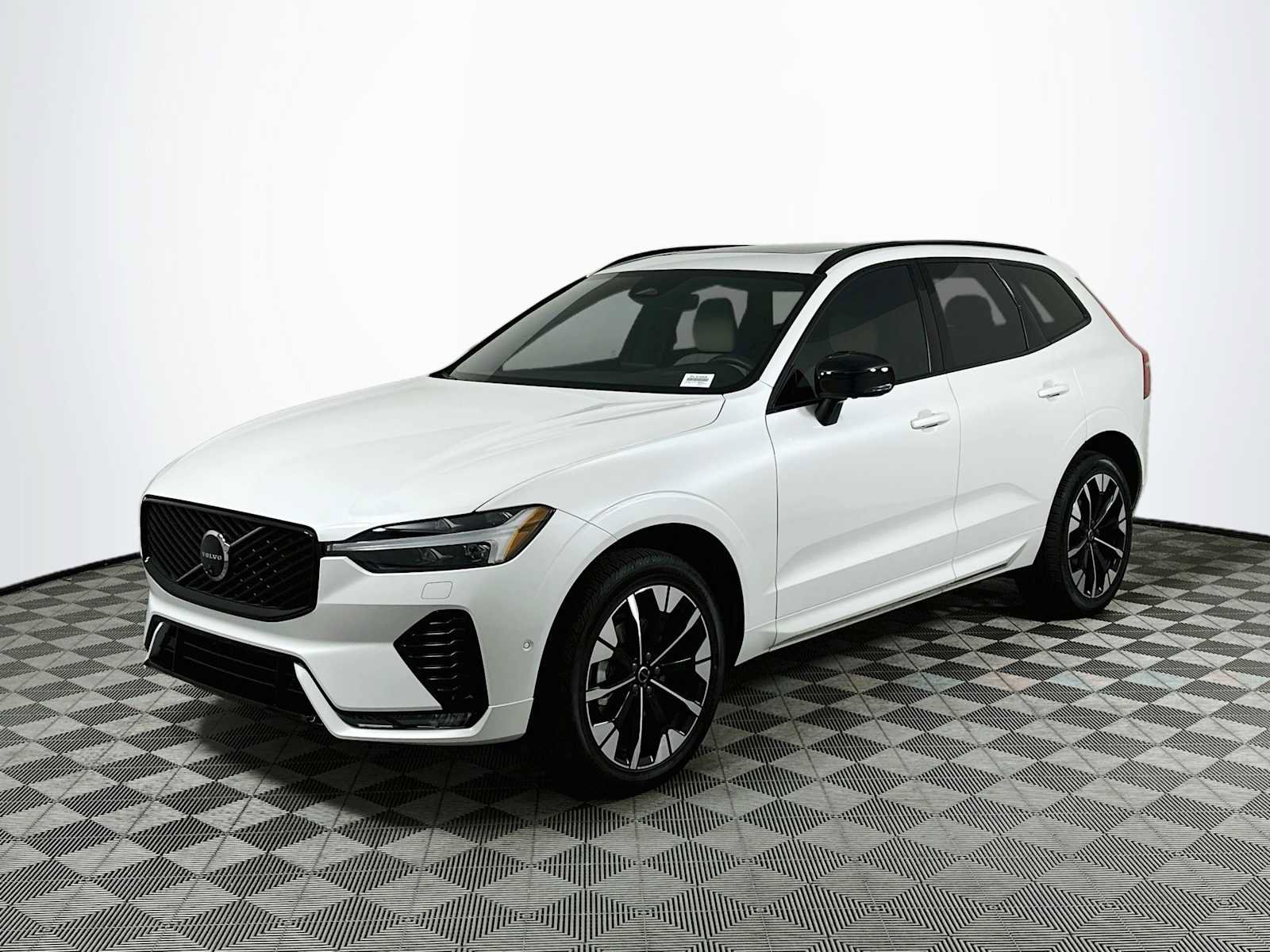 Used 2026 Volvo XC60 B5 Plus w/ Protection Package Premier AWD/4WD image 3