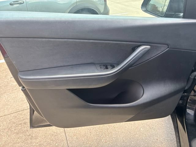 Used 2021 Tesla Model Y Long Range AWD/4WD image 19