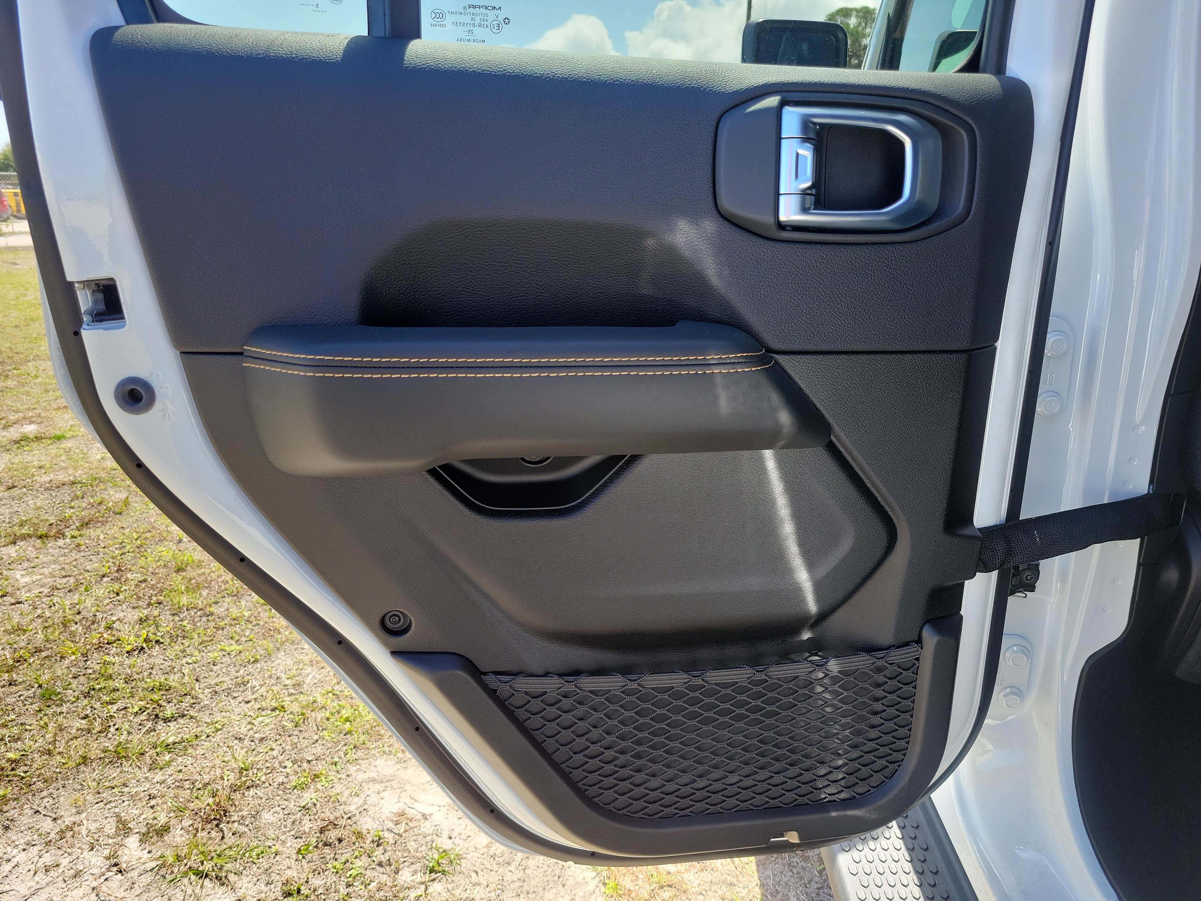 New 2026 Jeep Wrangler Unlimited Sahara AWD/4WD image 10