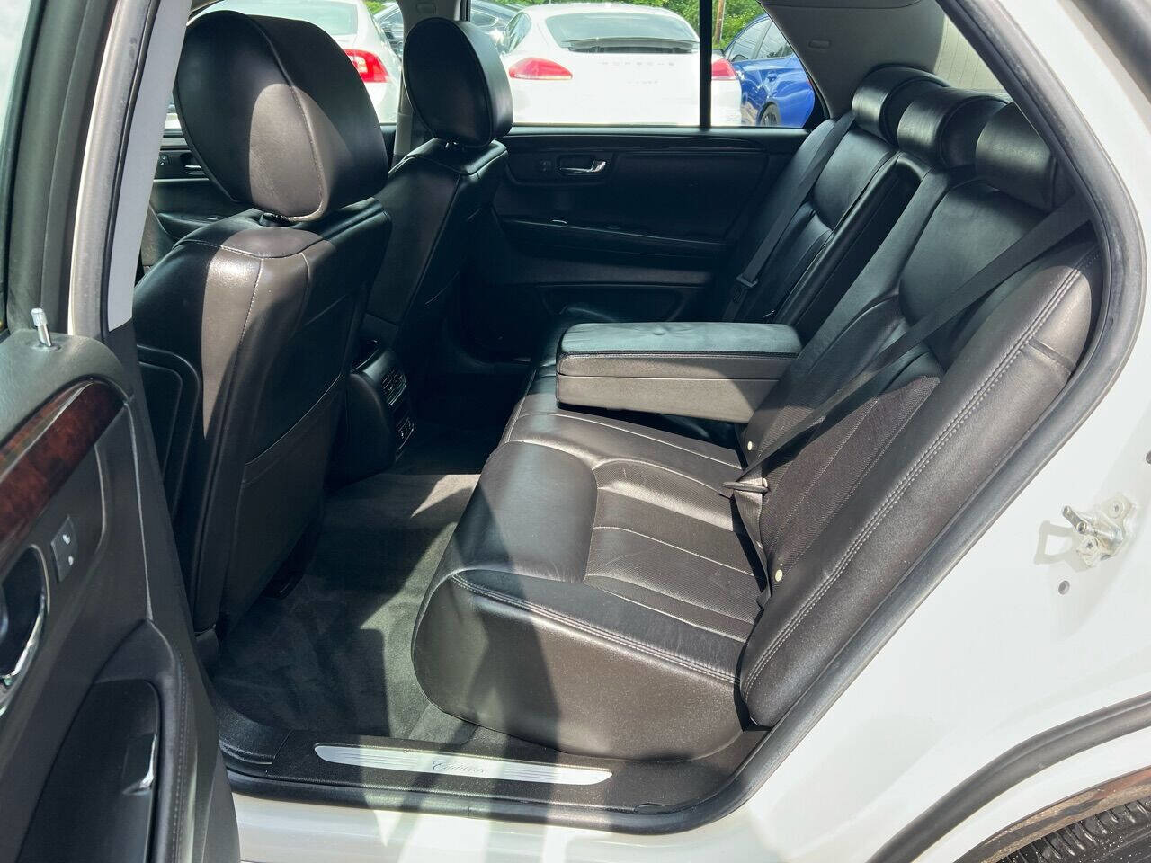 Used 2011 Cadillac DTS Luxury image 19