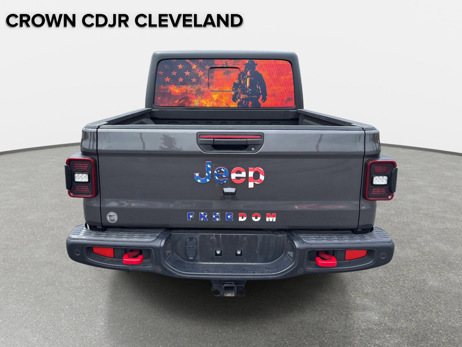 Used 2024 Jeep Gladiator Rubicon w/ Technology Group AWD/4WD image 5