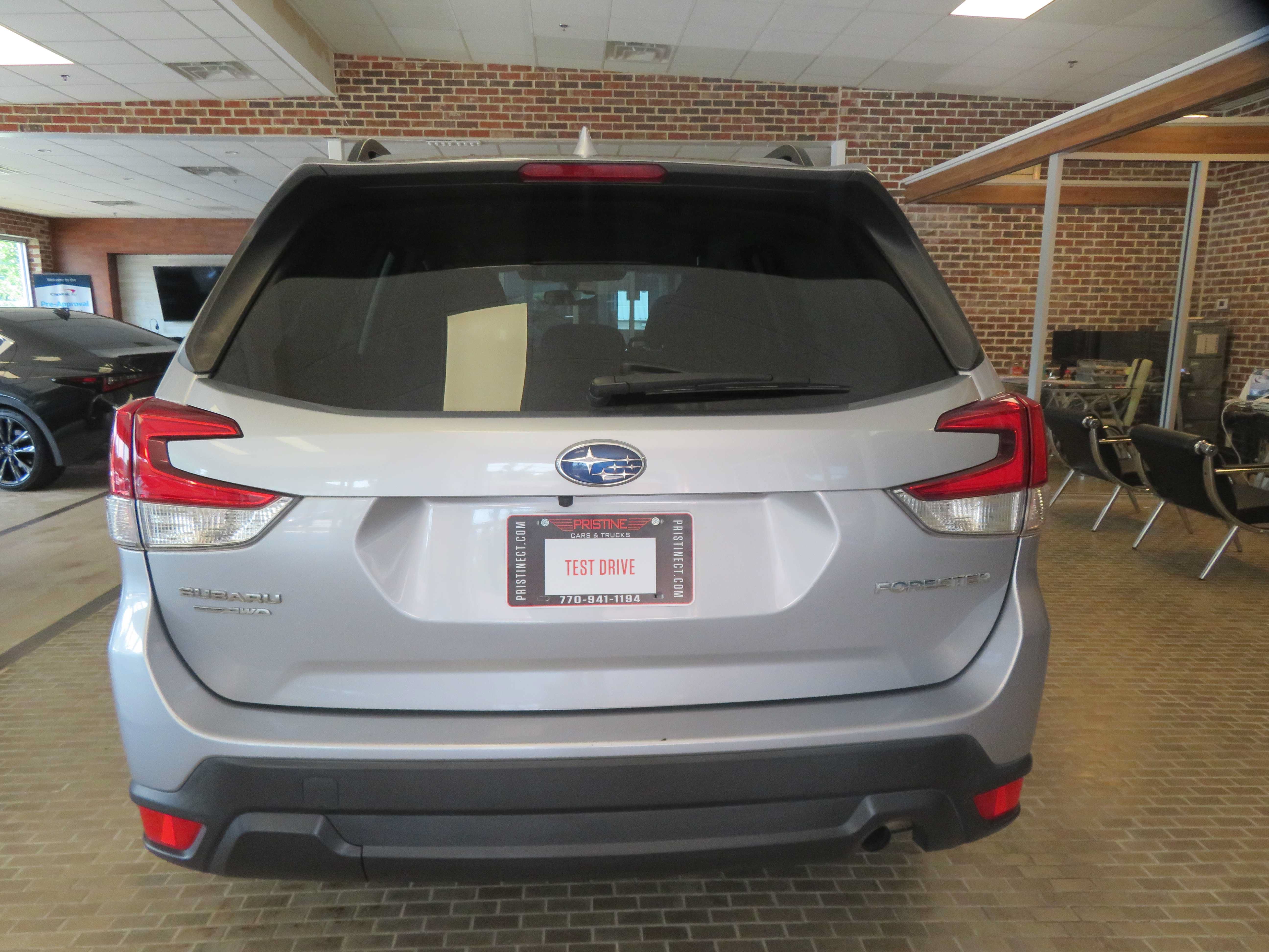 Used 2023 Subaru Forester Premium AWD/4WD image 5