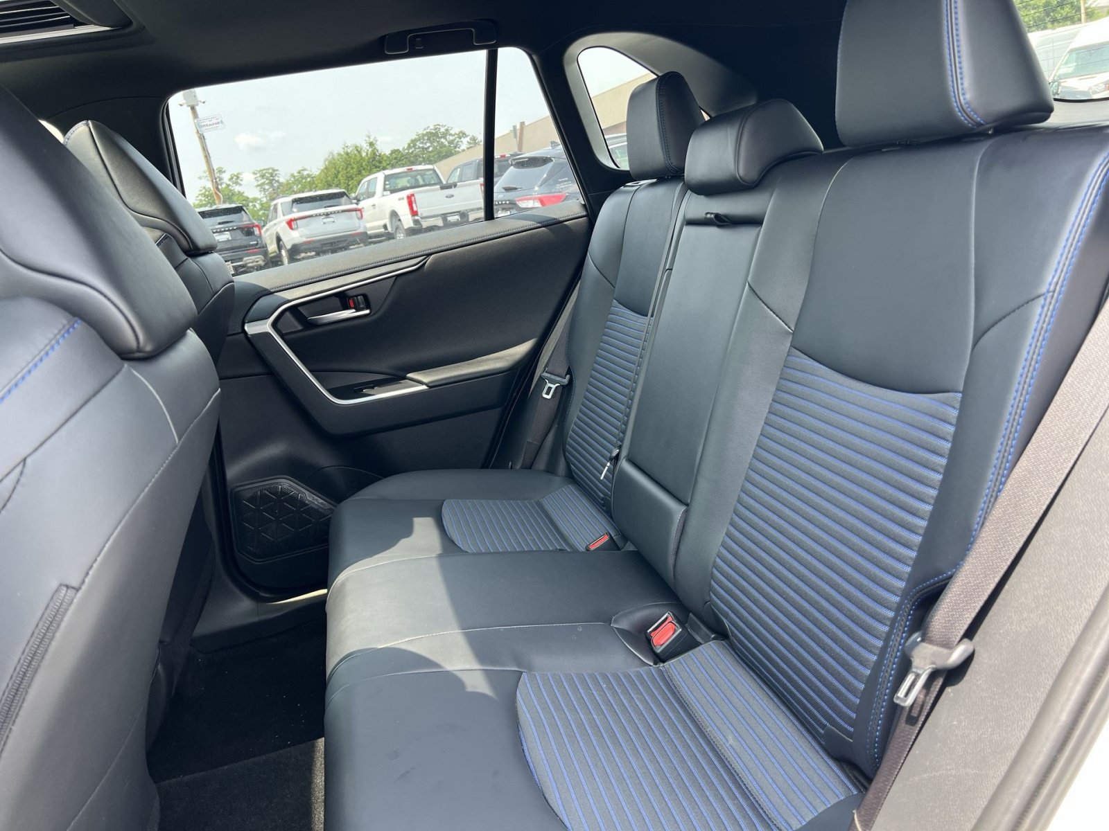 Used 2023 Toyota RAV4 XSE AWD/4WD image 24
