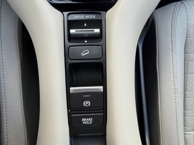 Used 2023 Honda HR-V LX image 36