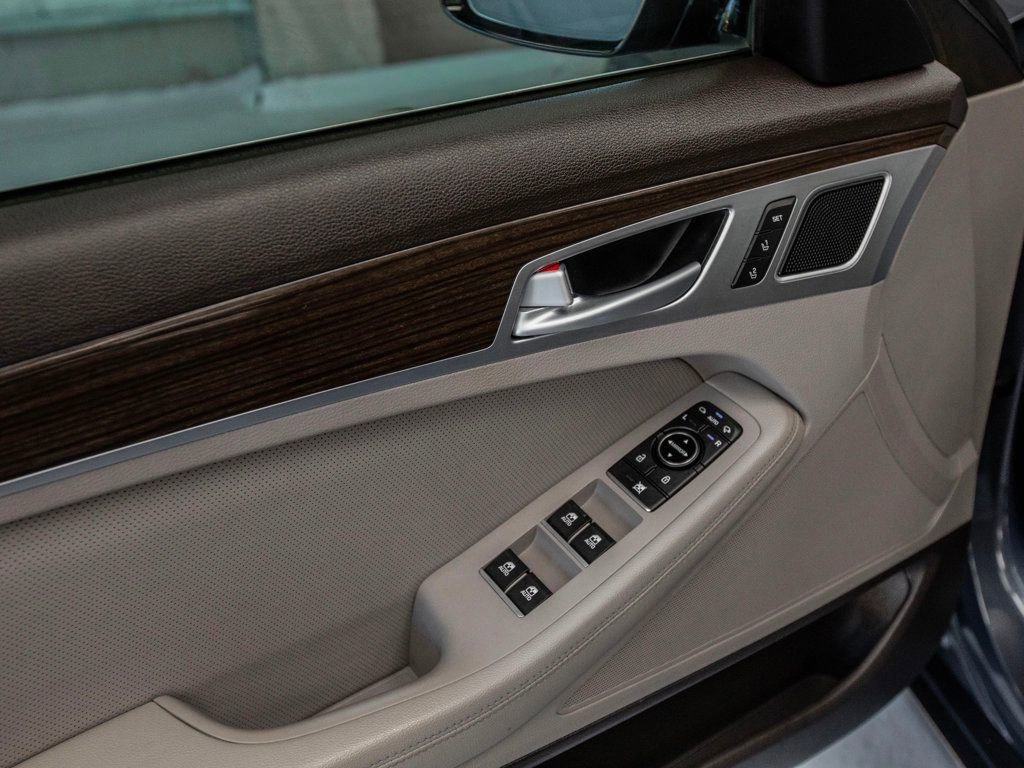 Used 2017 Genesis G80 3.8 image 25