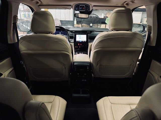 Used 2022 Jeep Grand Cherokee L Limited image 25