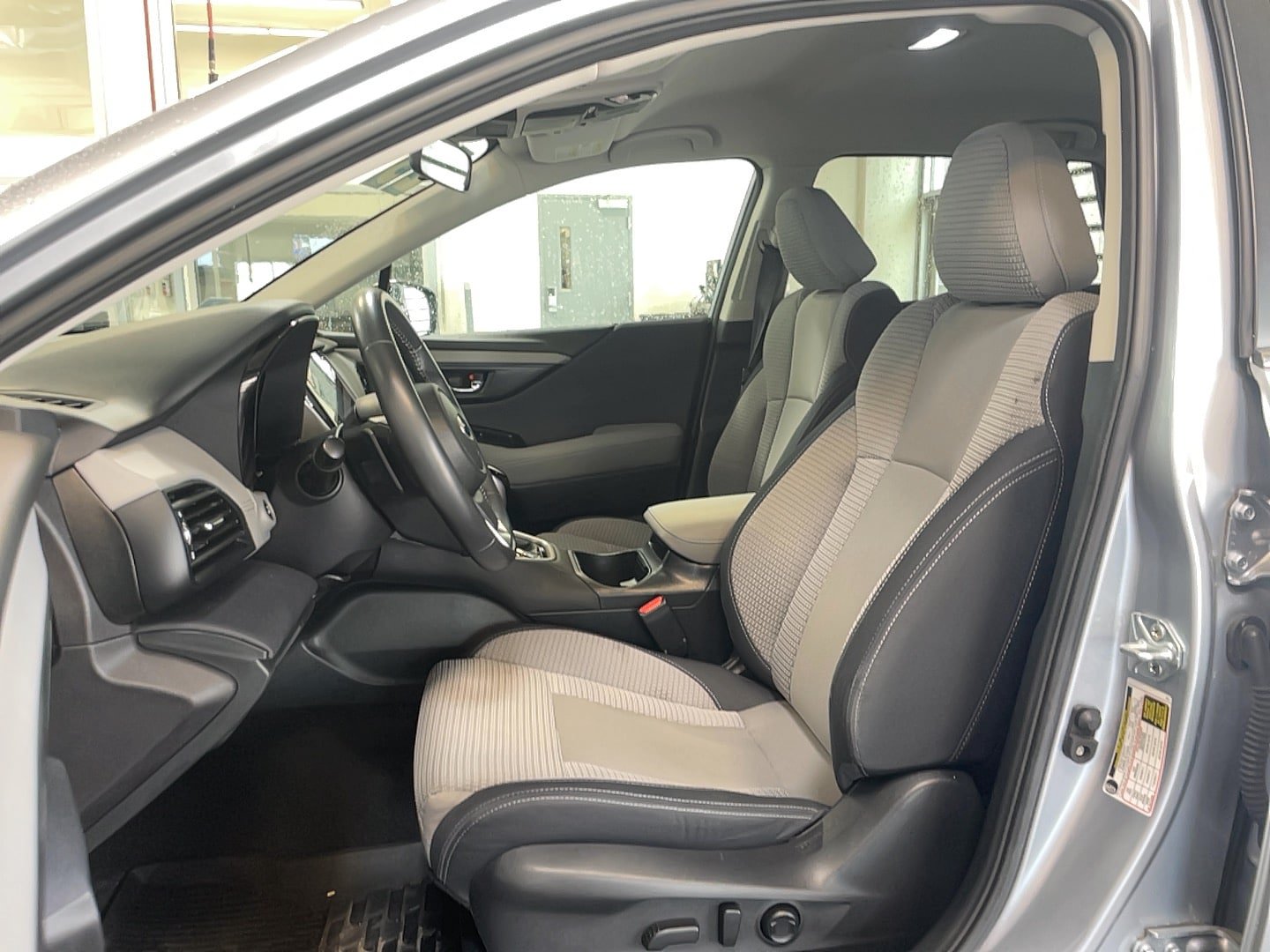 Used 2023 Subaru Outback Premium AWD/4WD image 6