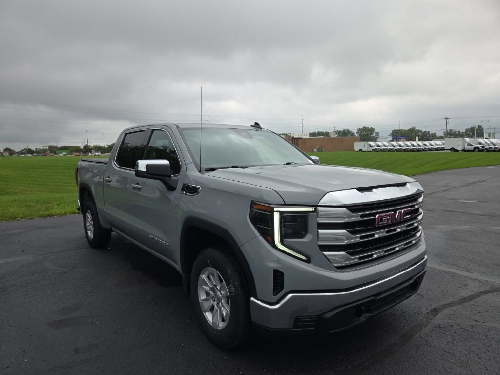 Used 2024 GMC Sierra 1500 SLE AWD/4WD image 3