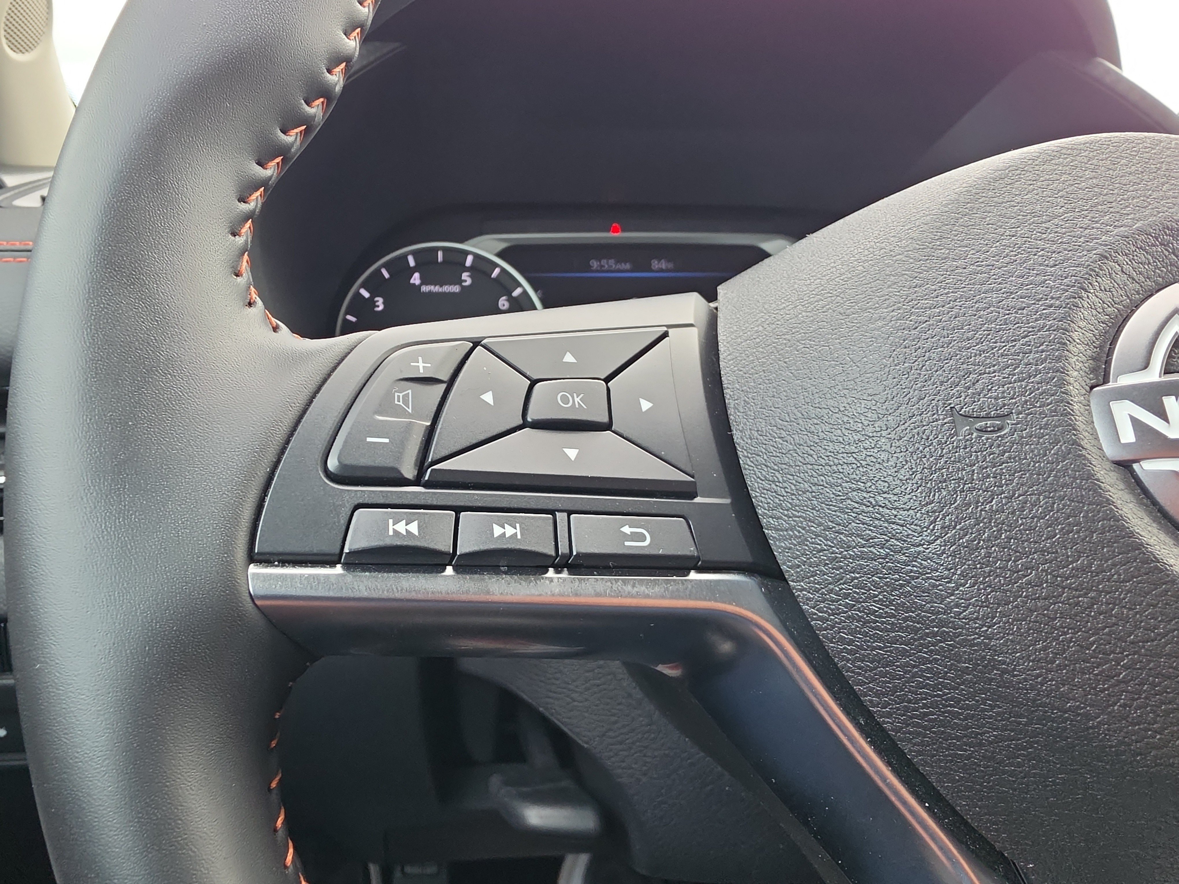 Used 2025 Nissan Sentra SR FWD image 15