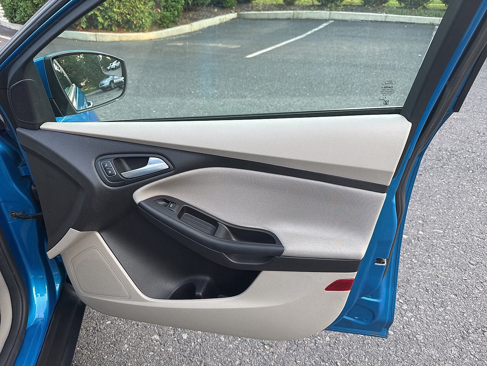 Used 2016 Ford Focus SE w/ SE Power Seat Package FWD image 35