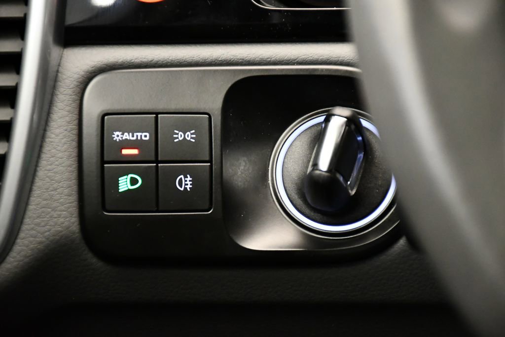 Used 2023 Porsche Cayenne image 25