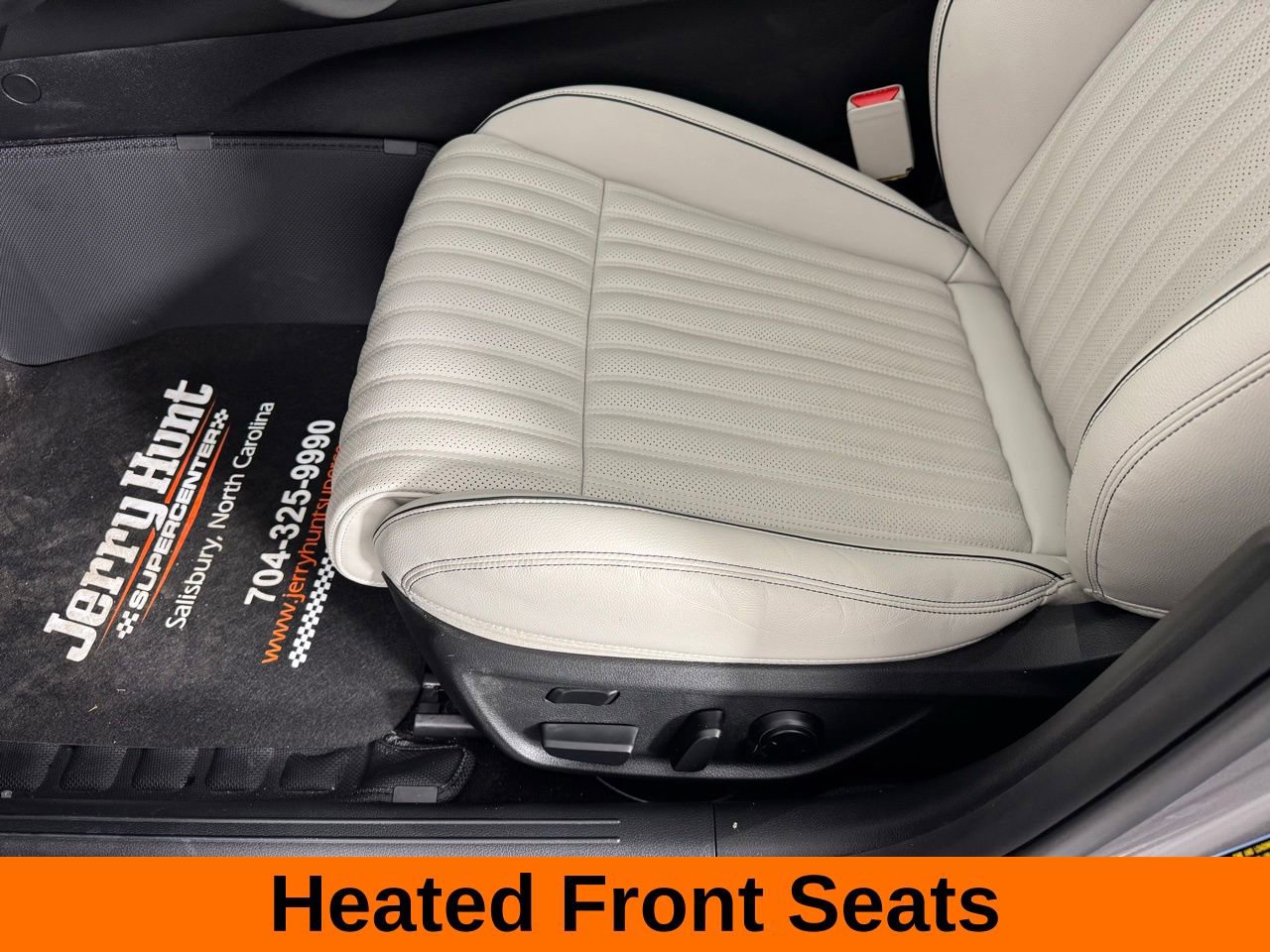 Used 2024 Genesis G70 3.3T Advanced image 13