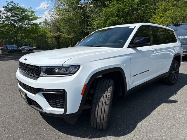 New 2026 Jeep Grand Cherokee L Limited w/ Limited Altitude Package AWD/4WD image 3