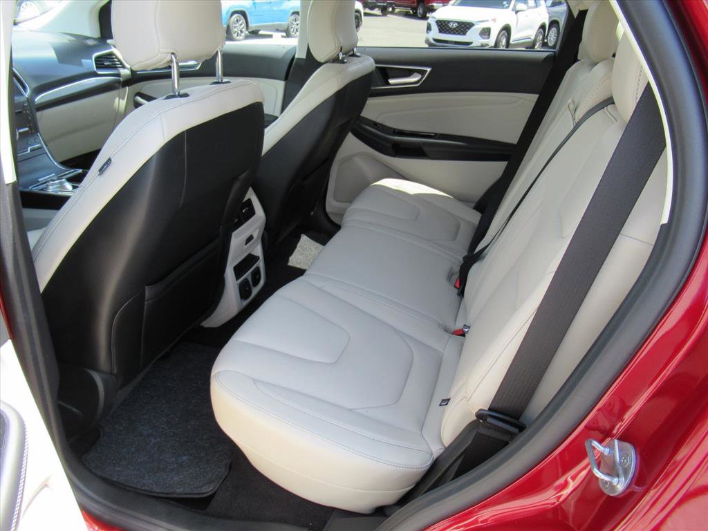 Used 2019 Ford Edge Titanium w/ Equipment Group 301A image 33