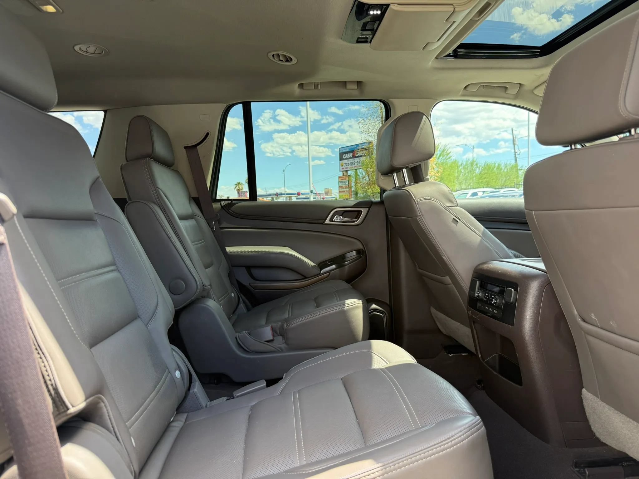 Used 2020 GMC Yukon Denali w/ Open Road Package AWD/4WD image 17