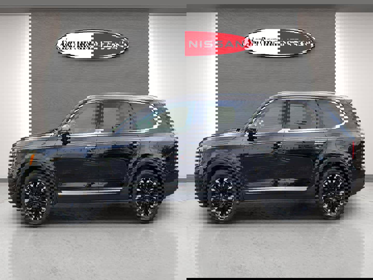 Used 2024 Kia Telluride SX w/ Towing Package image 19