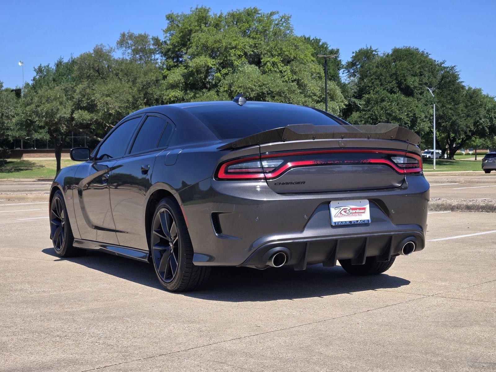 Used 2019 Dodge Charger Scat Pack w/ Plus Group RWD image 4
