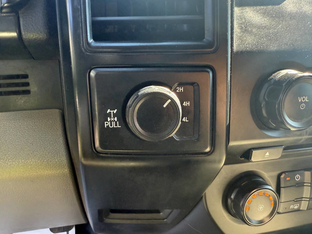 Used 2018 Ford F150 XL w/ Equipment Group 101A Mid image 23