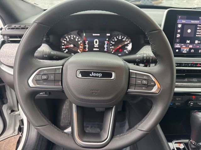 Used 2025 Jeep Compass Latitude image 14