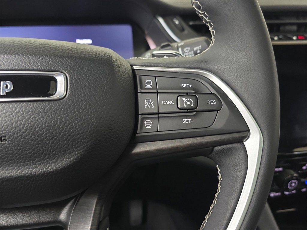 Used 2024 Jeep Grand Cherokee L Limited w/ Luxury Tech Group II image 21