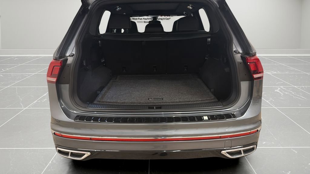 Used 2023 Volkswagen Tiguan SEL R-Line image 17