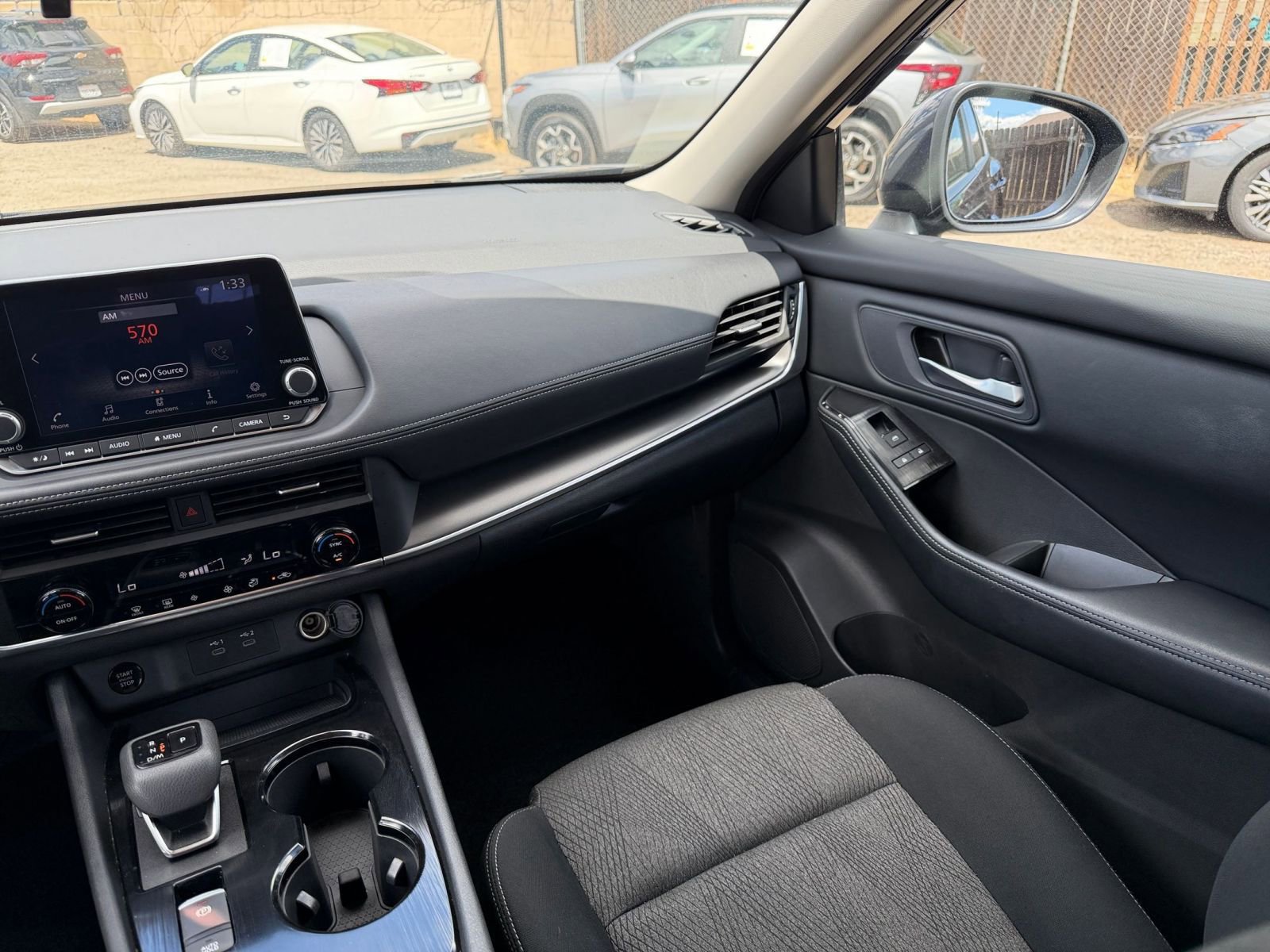 Used 2025 Nissan Rogue SV FWD image 37