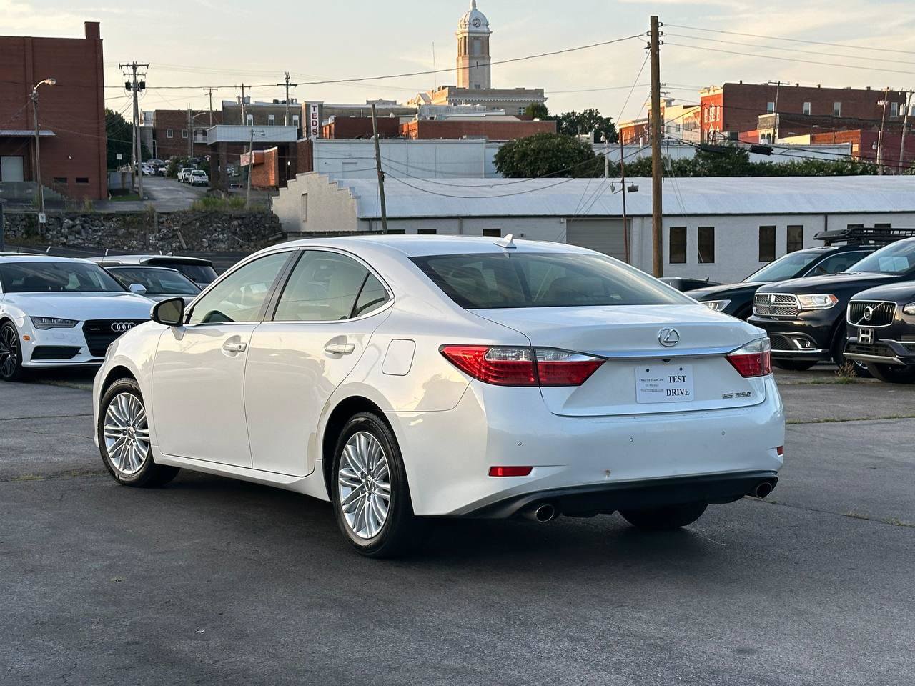 Used 2013 Lexus ES 350 w/ Luxury Pkg FWD image 4
