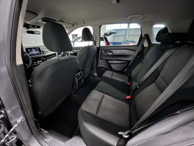 Used 2024 Nissan Rogue SV image 15