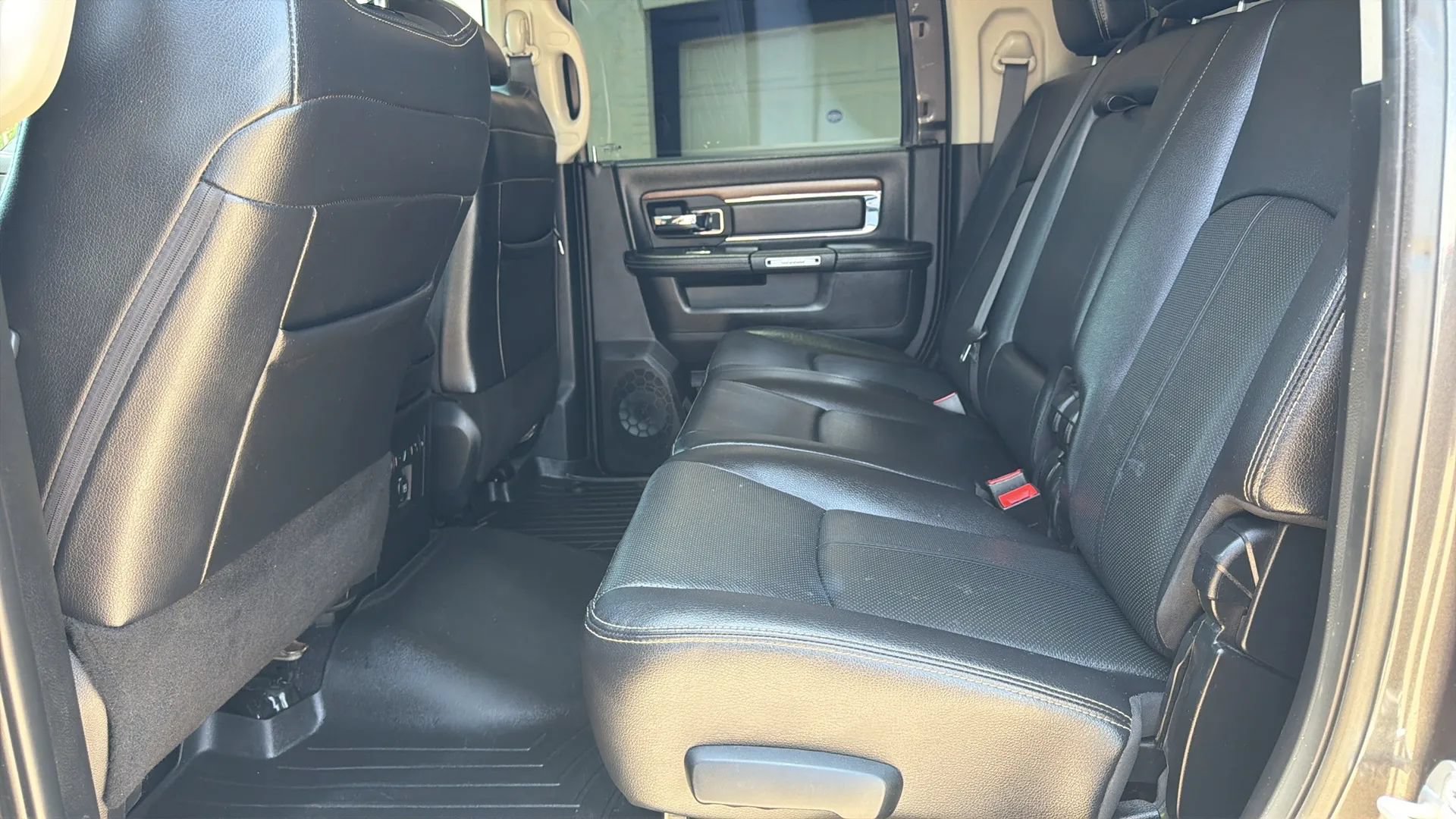 Used 2018 RAM 2500 Laramie w/ Off Road Package AWD/4WD image 10