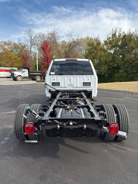 New 2026 Ford F550 4x4 Crew Cab image 6