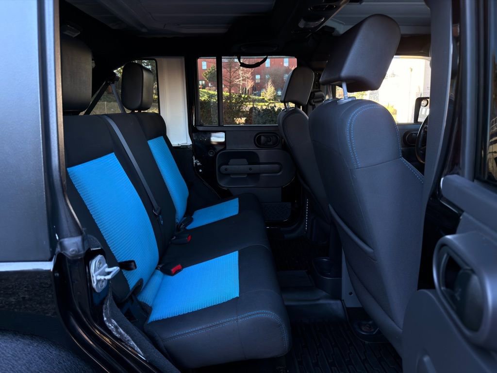Used 2010 Jeep Wrangler Unlimited Islander image 28