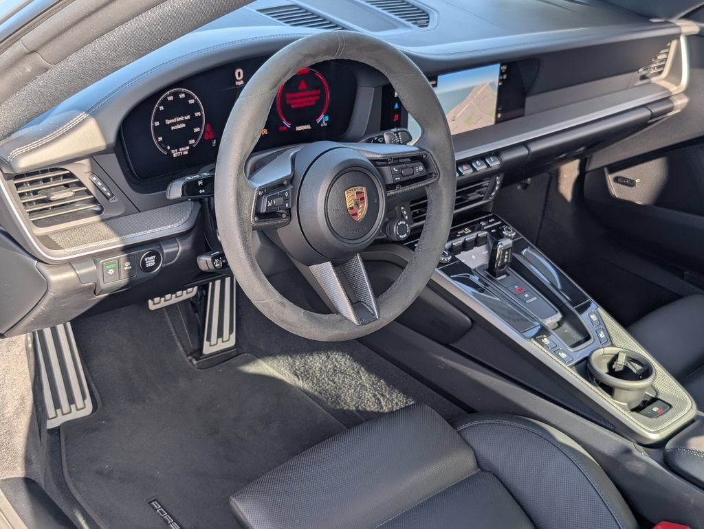Used 2025 Porsche 911 Carrera S RWD image 4