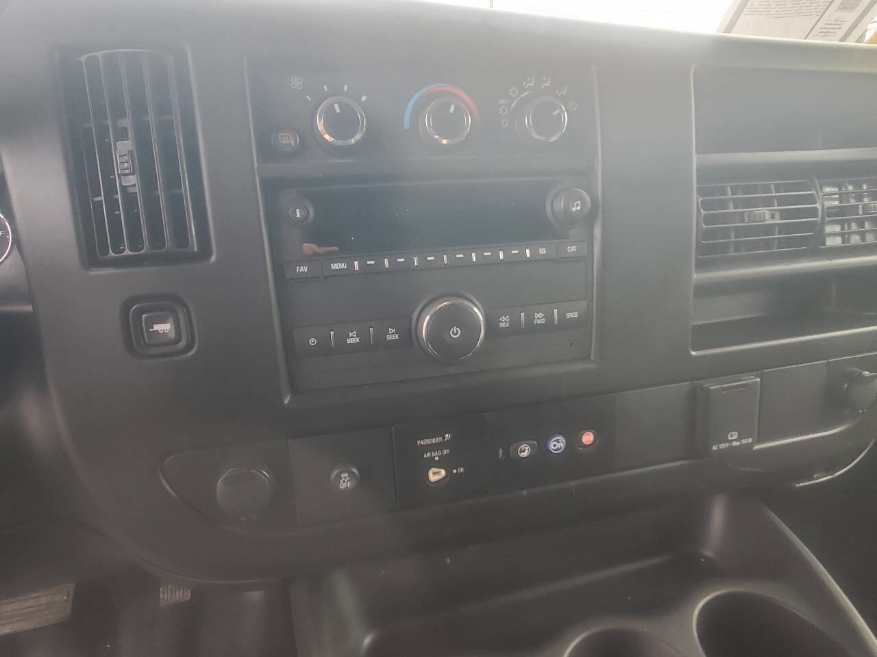 Used 2025 GMC Savana 2500 w/ Driver Convenience Package image 22