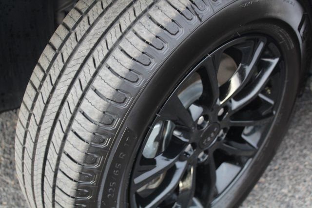 Used 2023 Jeep Cherokee Altitude Lux image 13