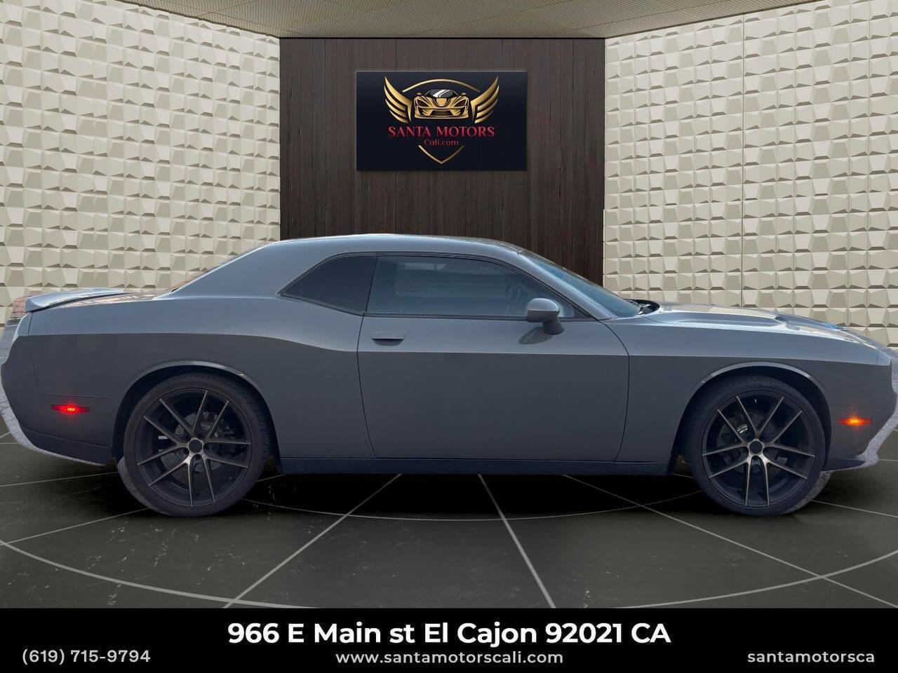Used 2018 Dodge Challenger SXT w/ Sound Group RWD image 7