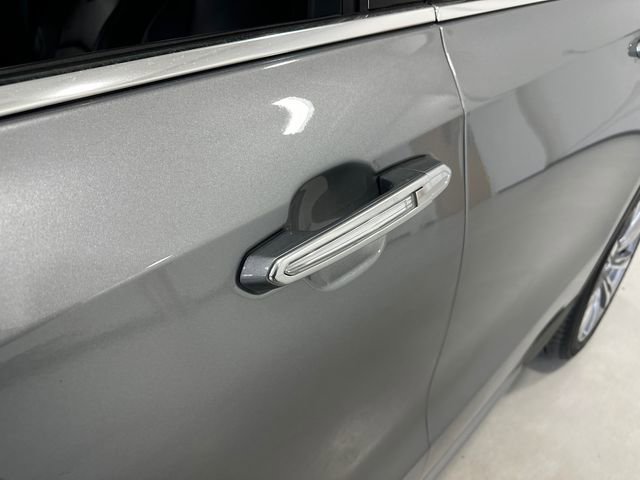 Used 2023 Cadillac XT4 Premium Luxury image 15