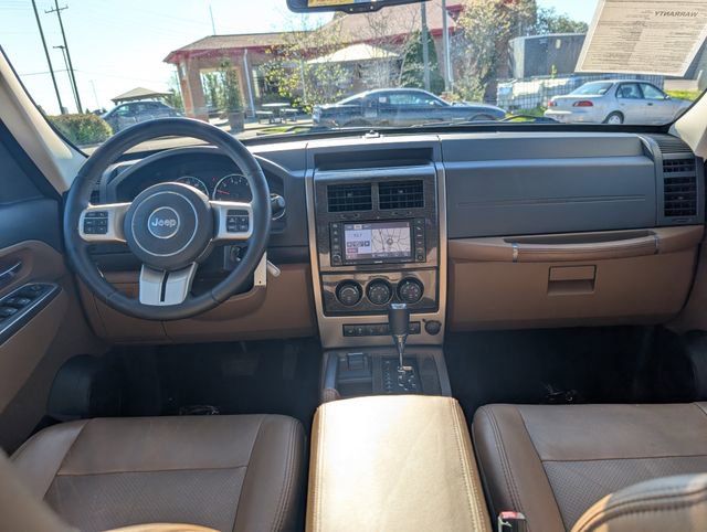 Used 2011 Jeep Liberty Limited w/ Tire & Wheel Group image 16