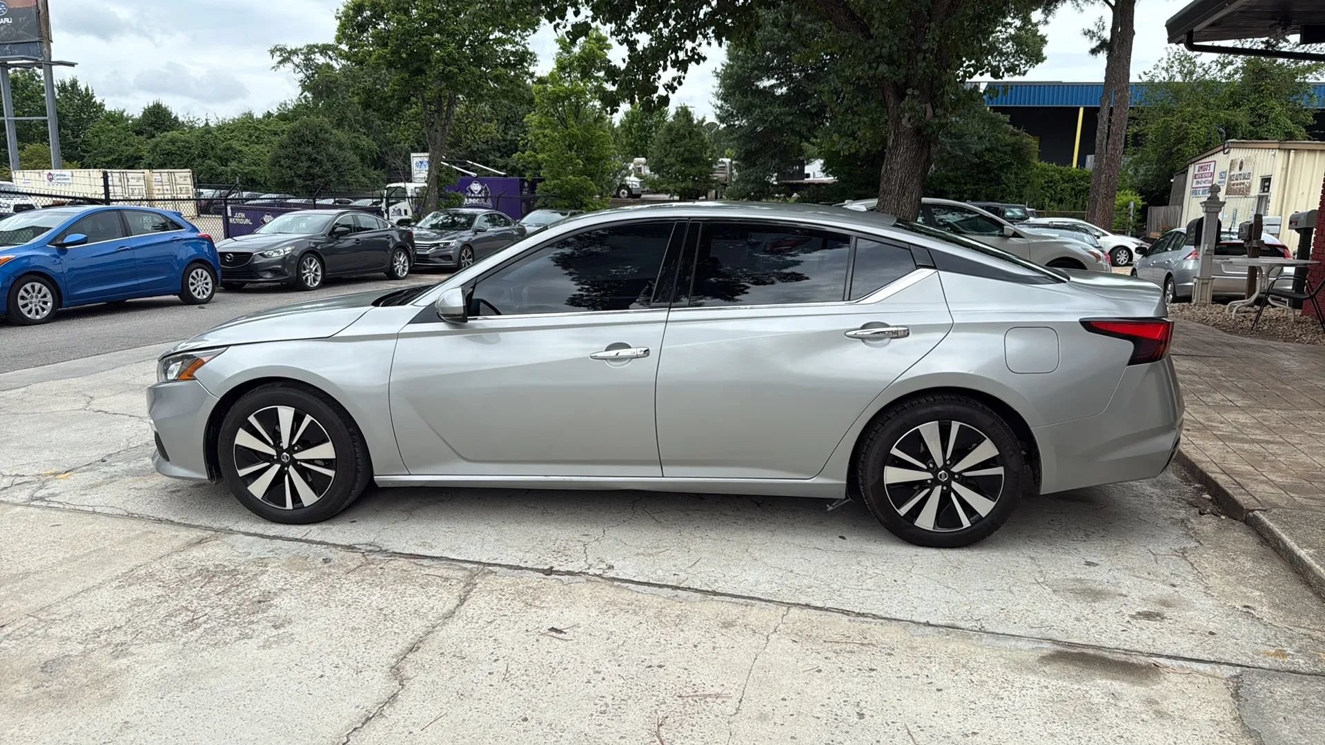 Used 2019 Nissan Altima 2.5 SL FWD image 8