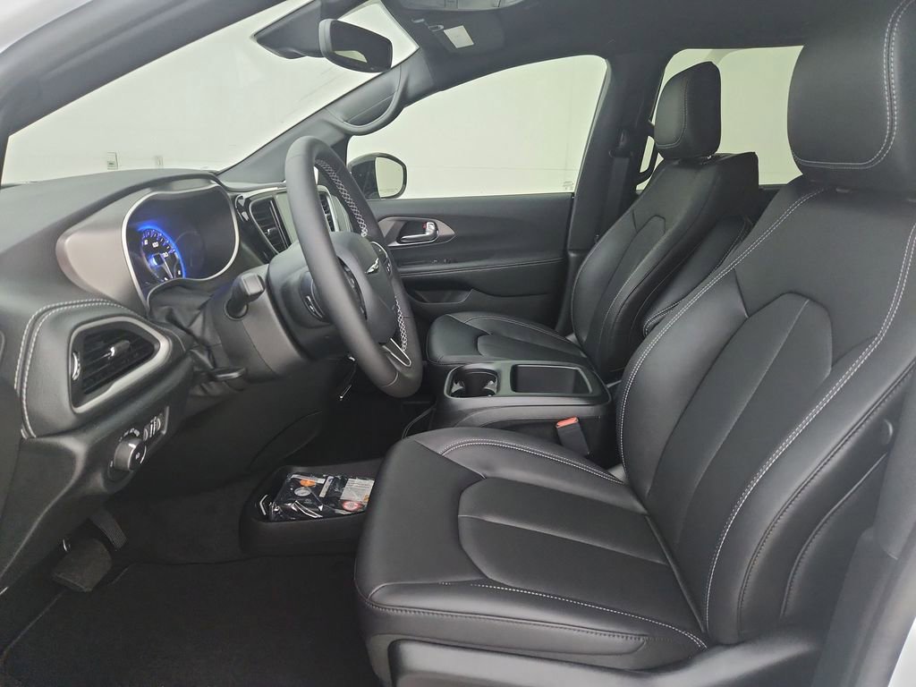 New 2026 Chrysler Pacifica Select FWD image 11