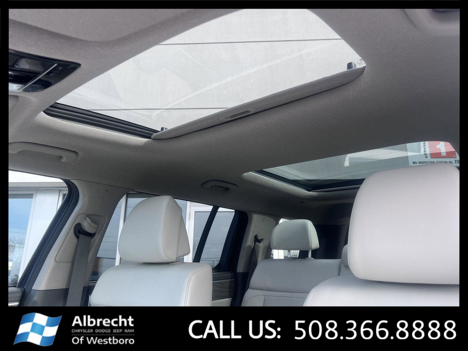 Used 2025 Hyundai Santa Fe Limited image 32