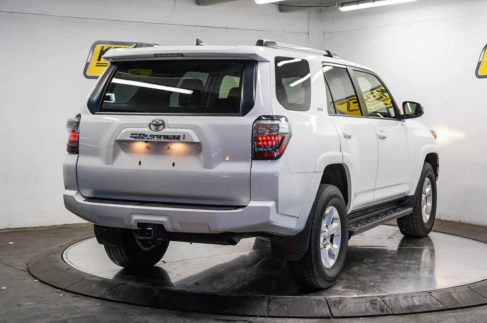 Used 2024 Toyota 4Runner SR5 Premium AWD/4WD image 4