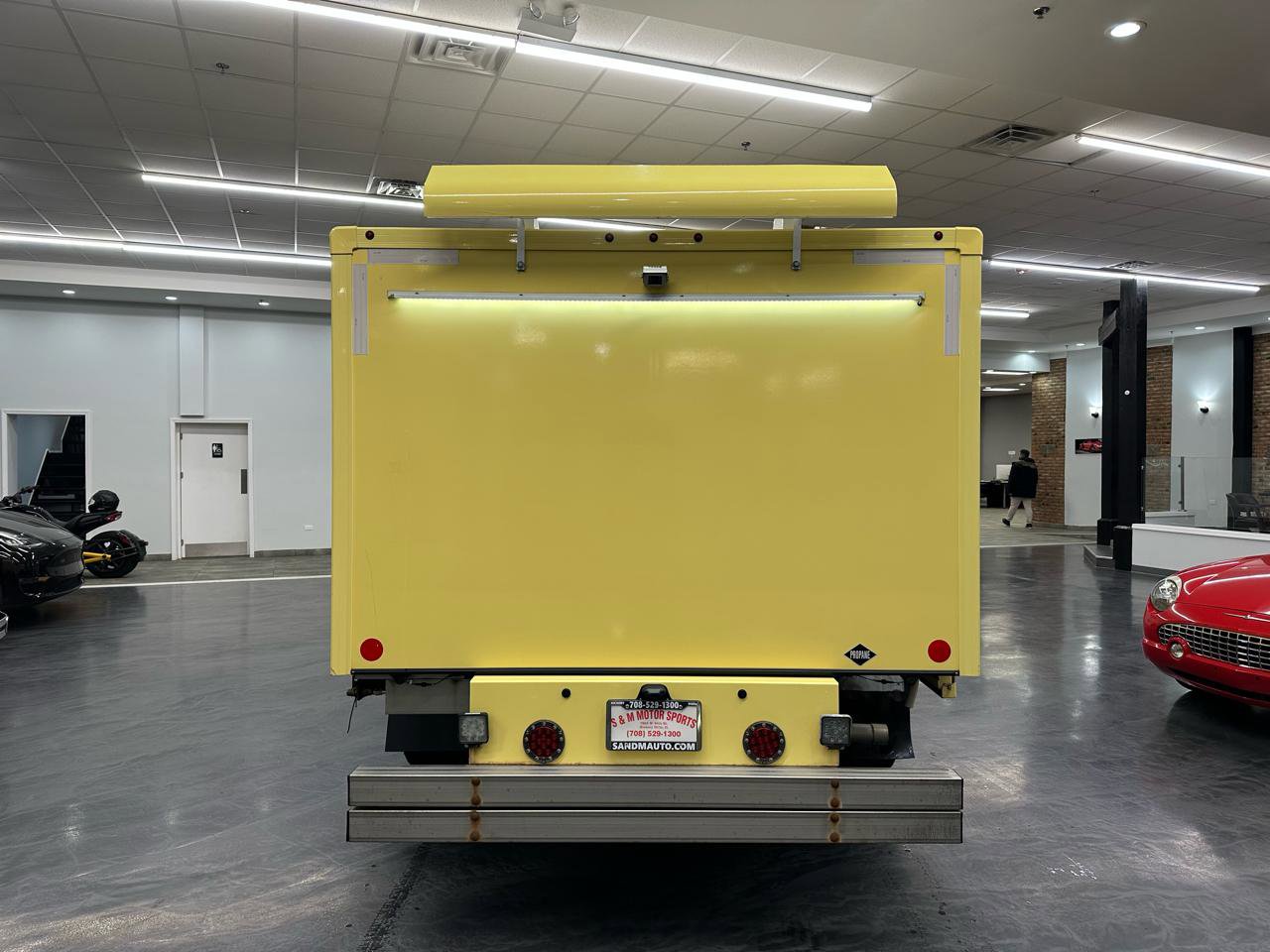 Used 2022 Ford E-450 and Econoline 450 Super Duty RWD image 6