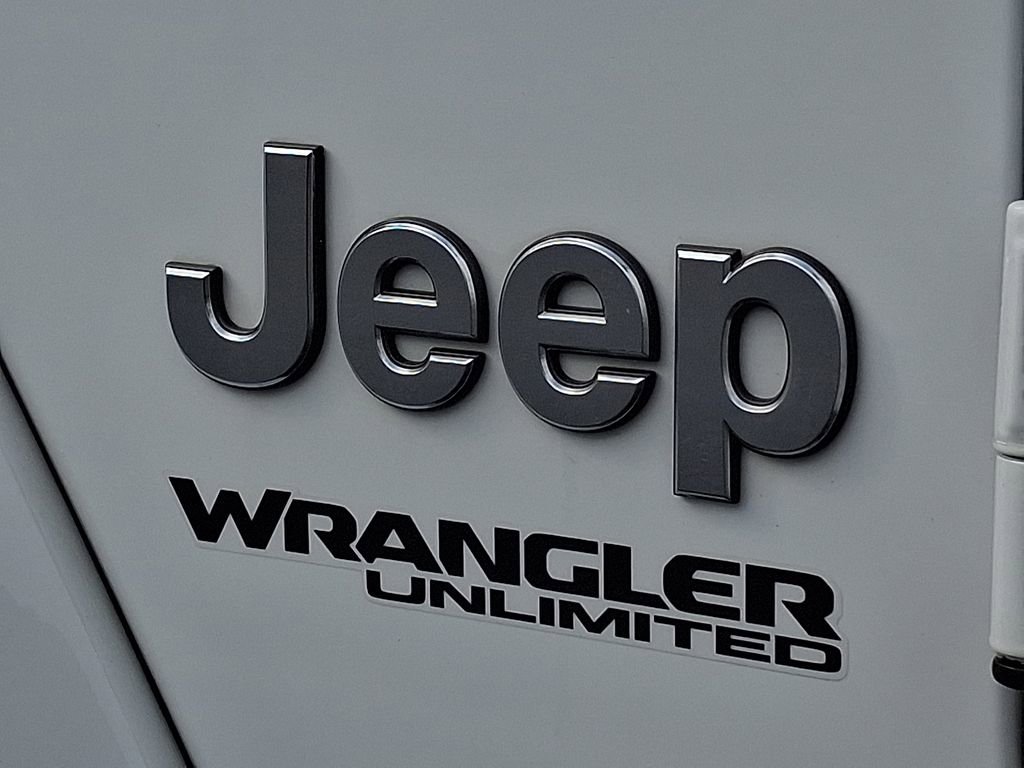 Used 2020 Jeep Wrangler Unlimited Sahara w/ Safety Group AWD/4WD image 28