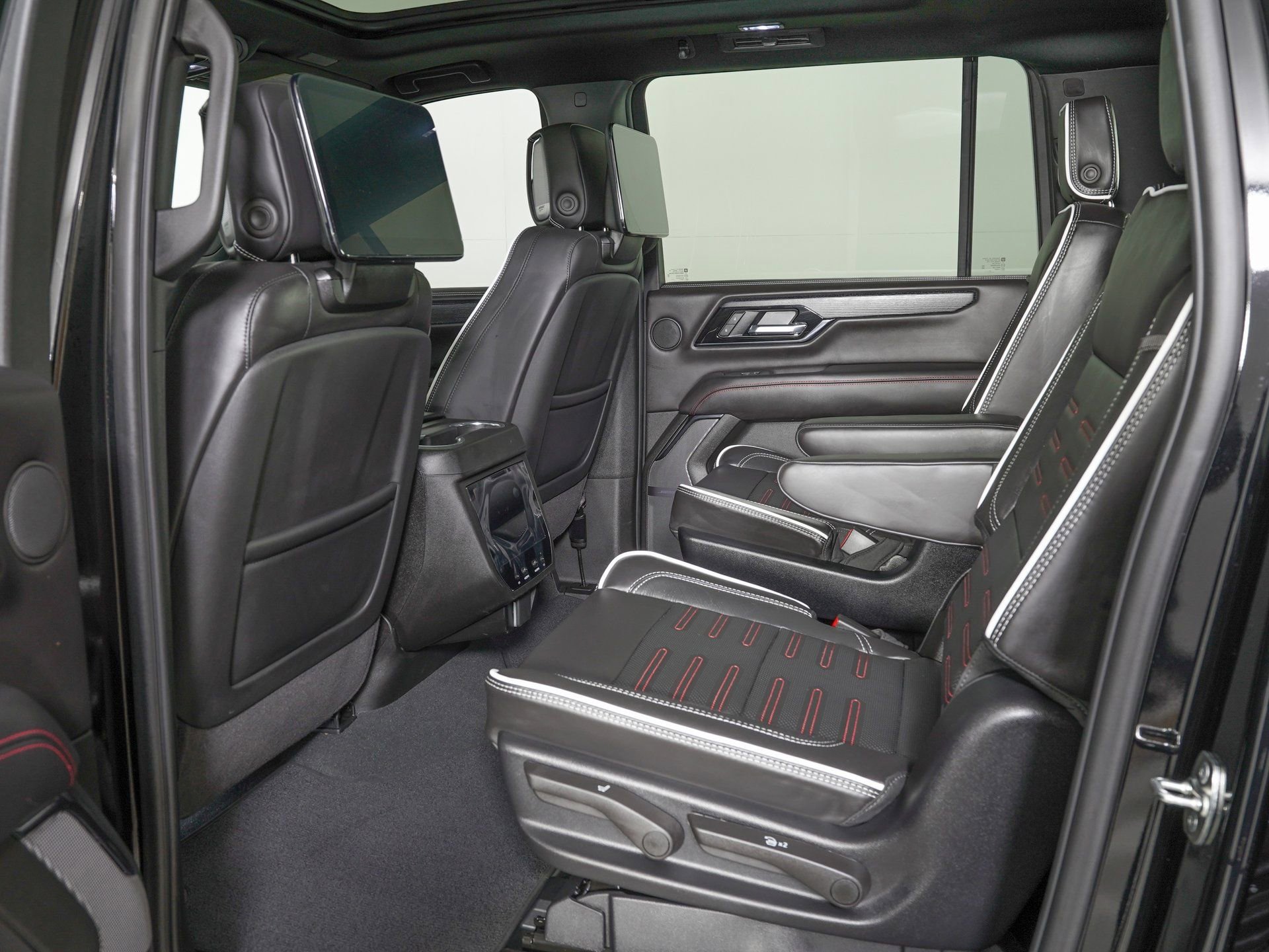 Used 2026 GMC Yukon XL AT4 Ultimate image 16